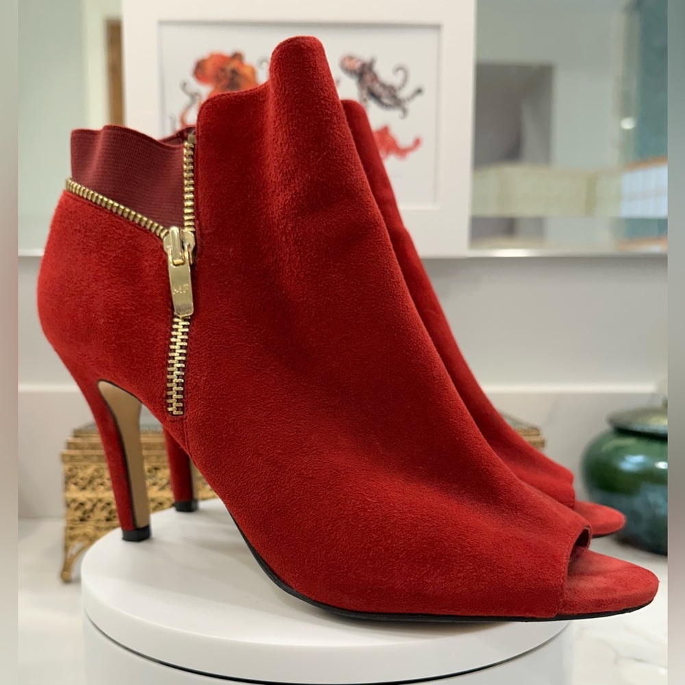 Marc Fisher - Brick-Red Suede Peep-Toe Heeled Ankle Booties - Zippers - VGUC 8M